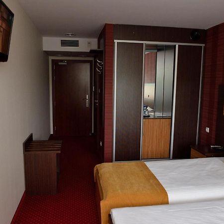 ברז'סקו Quest Hotel - Dawniej Hotel Planeta מראה חיצוני תמונה
