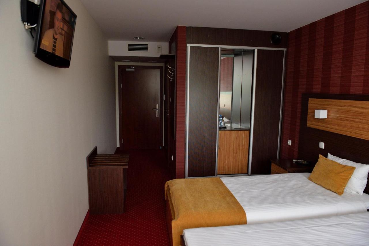 ברז'סקו Quest Hotel - Dawniej Hotel Planeta מראה חיצוני תמונה