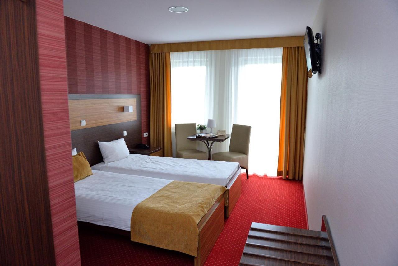 ברז'סקו Quest Hotel - Dawniej Hotel Planeta מראה חיצוני תמונה